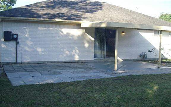 2nd image of 5602 Leggett Ln