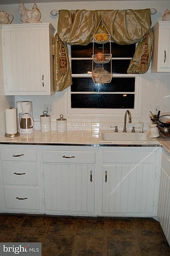 1st image of 6105 Larkspur Dr