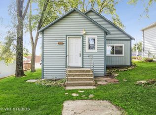 5610 Wonder Woods Dr, Wonder Lake, IL 60097