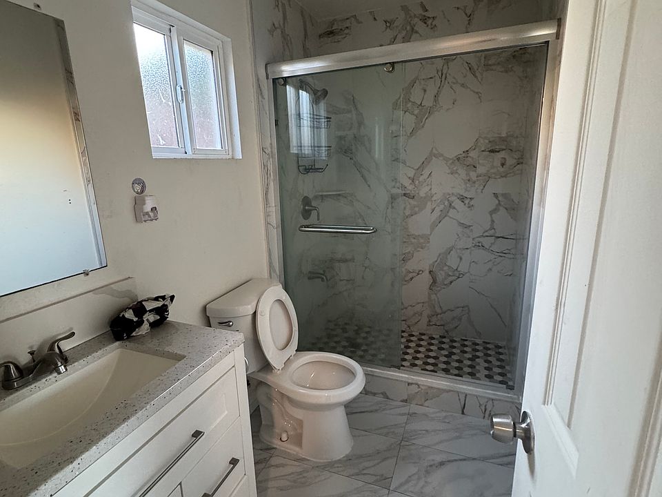 2nd image of 5471 Orchard St #B