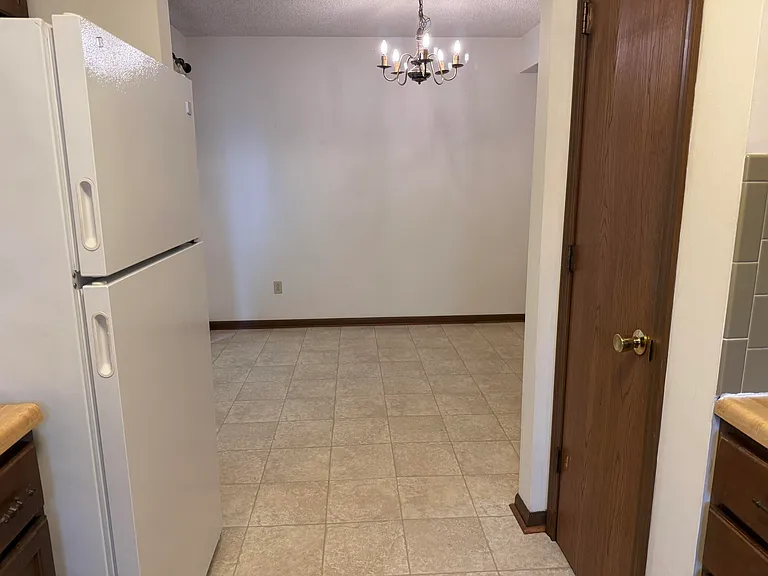 2205 Warwick St #A — Photo 8