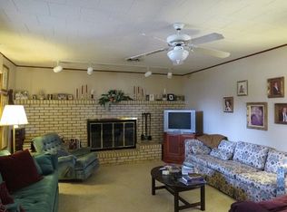 710 N 6th St, Hugo, OK 74743