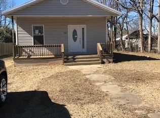 707 SW 2nd St, Checotah, OK 74426