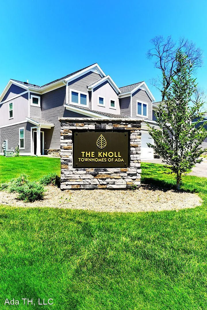 The Knoll - Townhomes of Ada — Photo 4