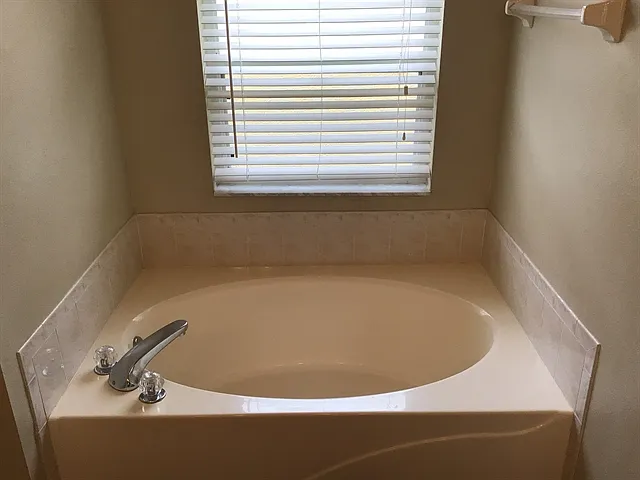 30719 Tremont Dr — Photo 14