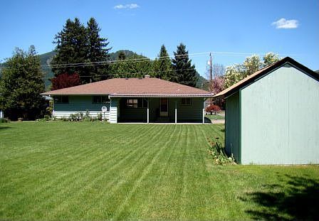 Fully fenced back yard