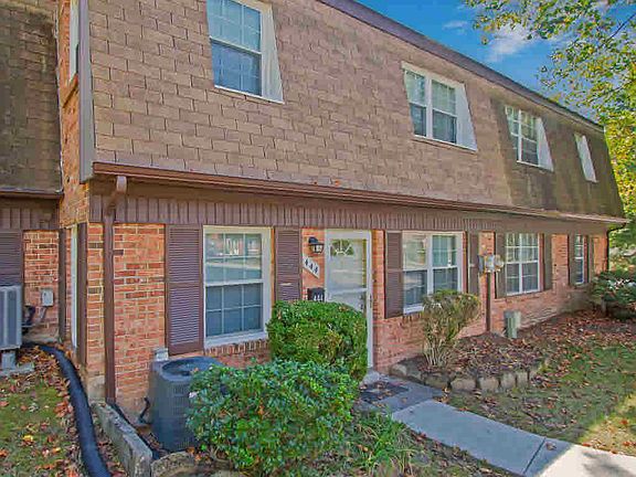3rd image of 444 Marlington St
