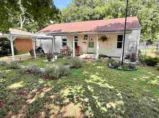 312 S Cedar Ave, Newkirk, OK 74647