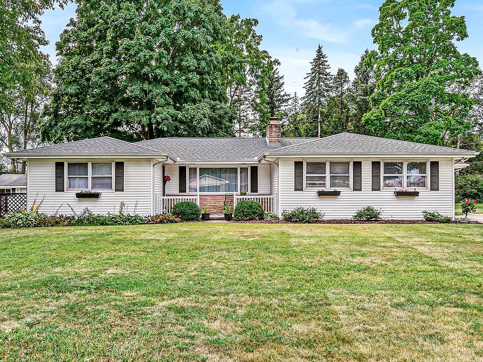 1st image of 23156 Acacia Pl