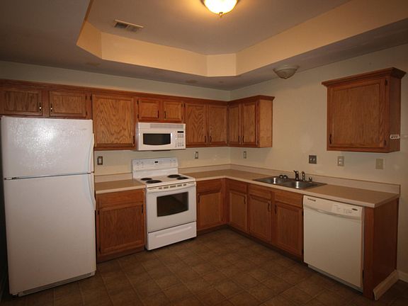 5th image of 106 Florence Ct