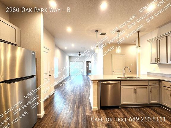 4th image of 2980 Oak Park Way #B