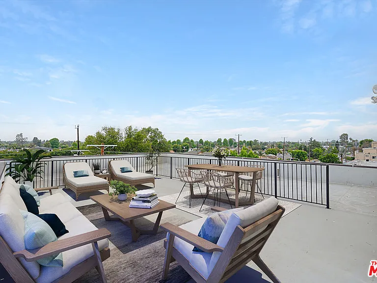 6144 Whitsett Ave #302 — Photo 35
