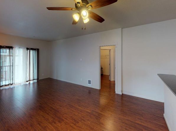 590 NW Lost Springs Ter Unit 301