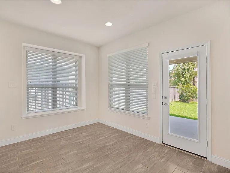 18 Garden Path Pl — Photo 18