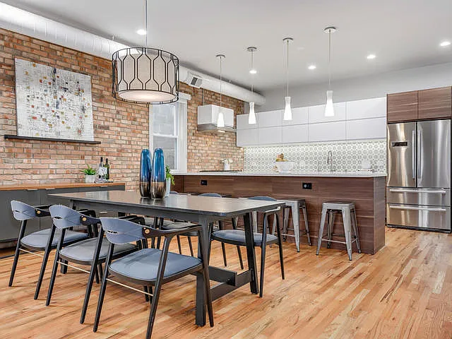 1742 N Winchester Ave #203 — Photo 8