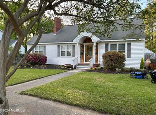 204 Halifax St, Williamston, NC 27892