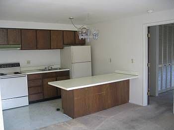 4th image of 11006 NE 68th St APT 821
