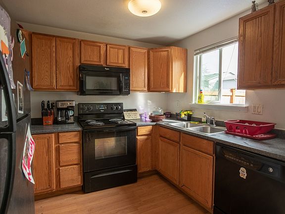 3rd image of 221 21st Pl SE