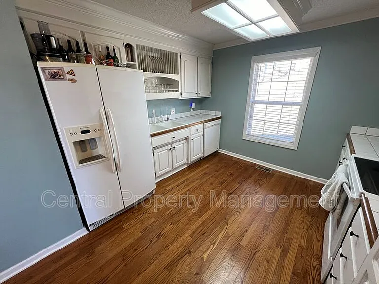 1014 Old Mill Rd — Photo 4