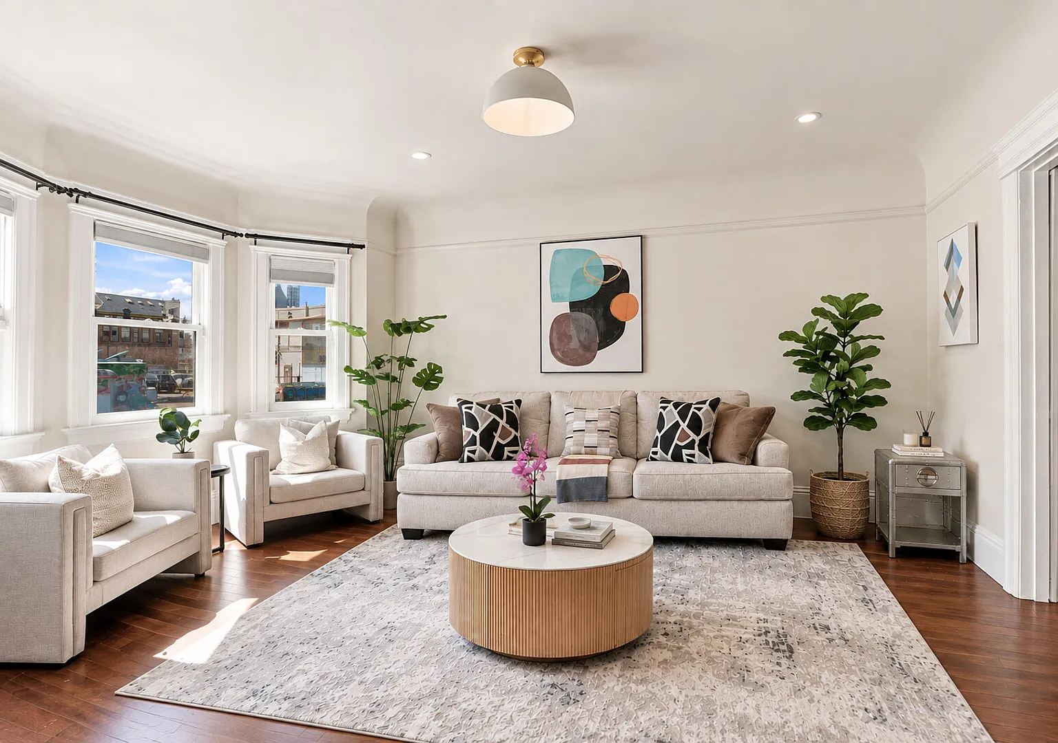 Restored Lake Merritt Victorian Retreat — Photo 1