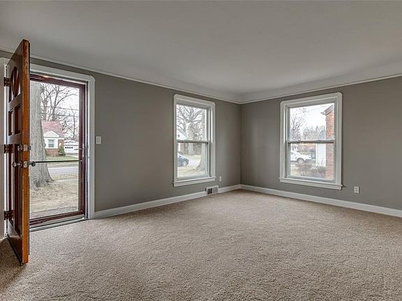 4th image of 395 E 257th St