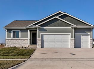 2824 NW Greenwood St, Ankeny, IA 50023