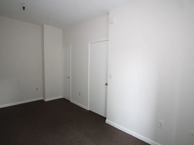 11 Broadway #38 — Photo 14