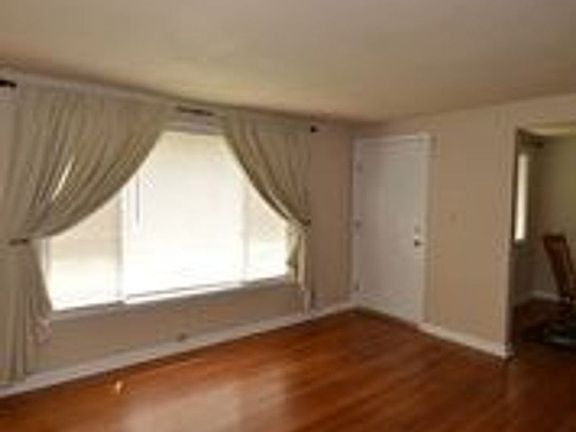4th image of 5709 Mount Tacoma Dr SW