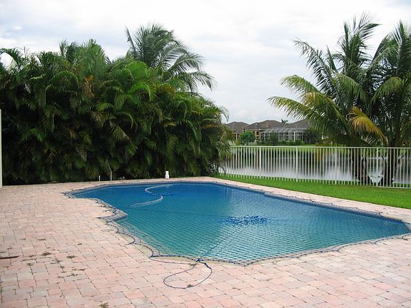 Wide lakeview, fenced yard
