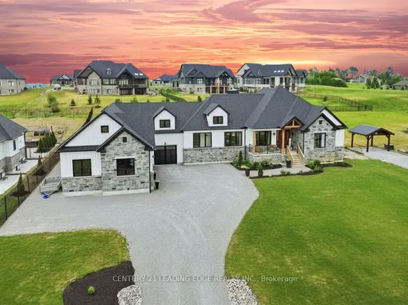 12 Country Pl, Kawartha Lakes, ON L0A 1A0