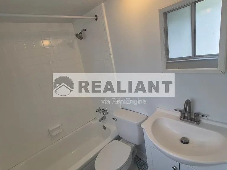 918 Highland Ave #9 — Photo 8