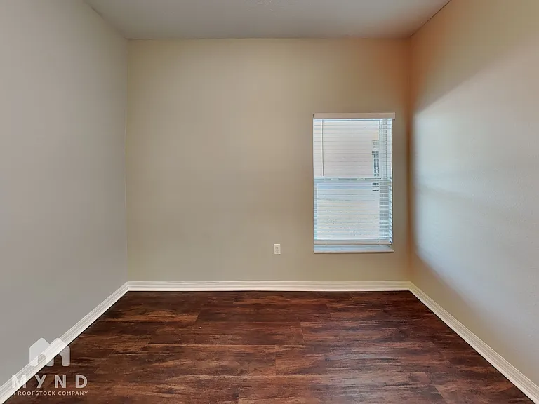 7951 Harbor Bridge Blvd — Photo 12