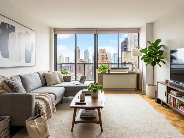 255 East 49th Street image 1 of 7