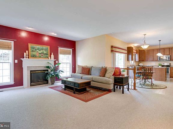 3rd image of 3629 Carolina Ct