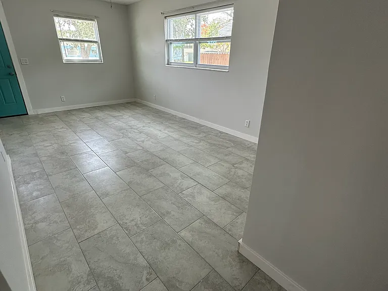 4910 Chancellor St NE — Photo 5
