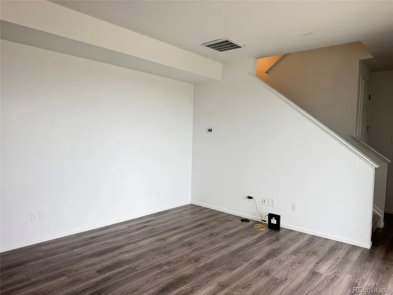587 S Richfield St — Photo 8