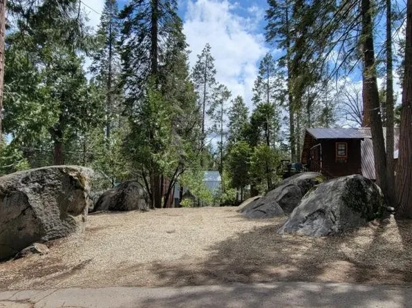 42037 Buckeye Ln, Shaver Lake, CA 93664