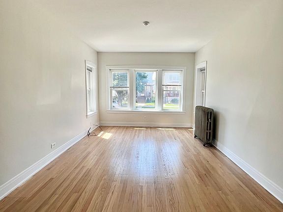 2nd image of 4828 W Newport Ave #1