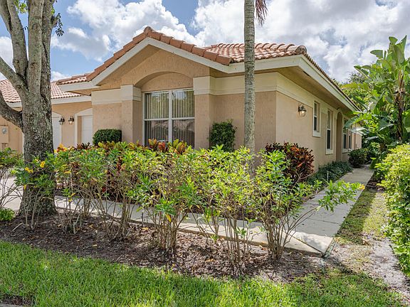 2nd image of 256 W Coral Trace Circle