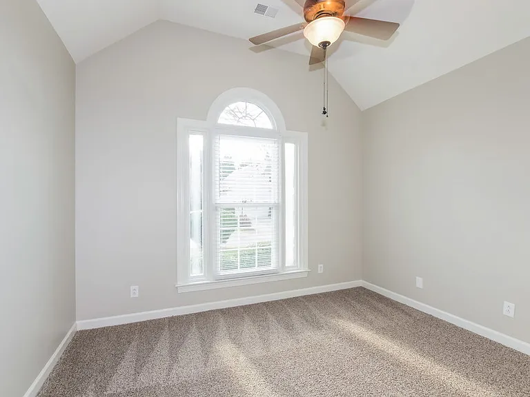 9424 Arborview Ct — Photo 11