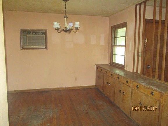 3rd image of 617 N Bond Ave