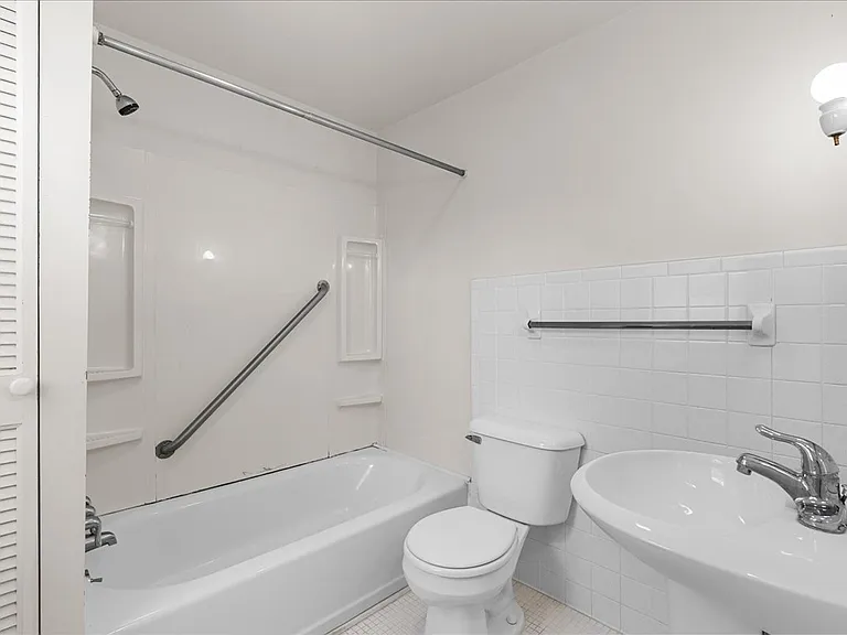 218 N Magnolia Ave — Photo 16