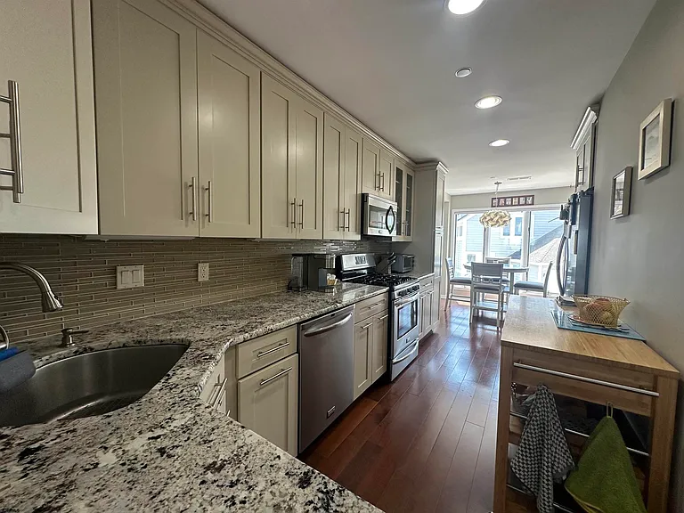 2204 East Dr #2204 — Photo 8
