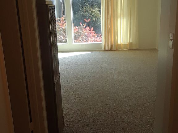 2nd image of 5385 Broadway #202