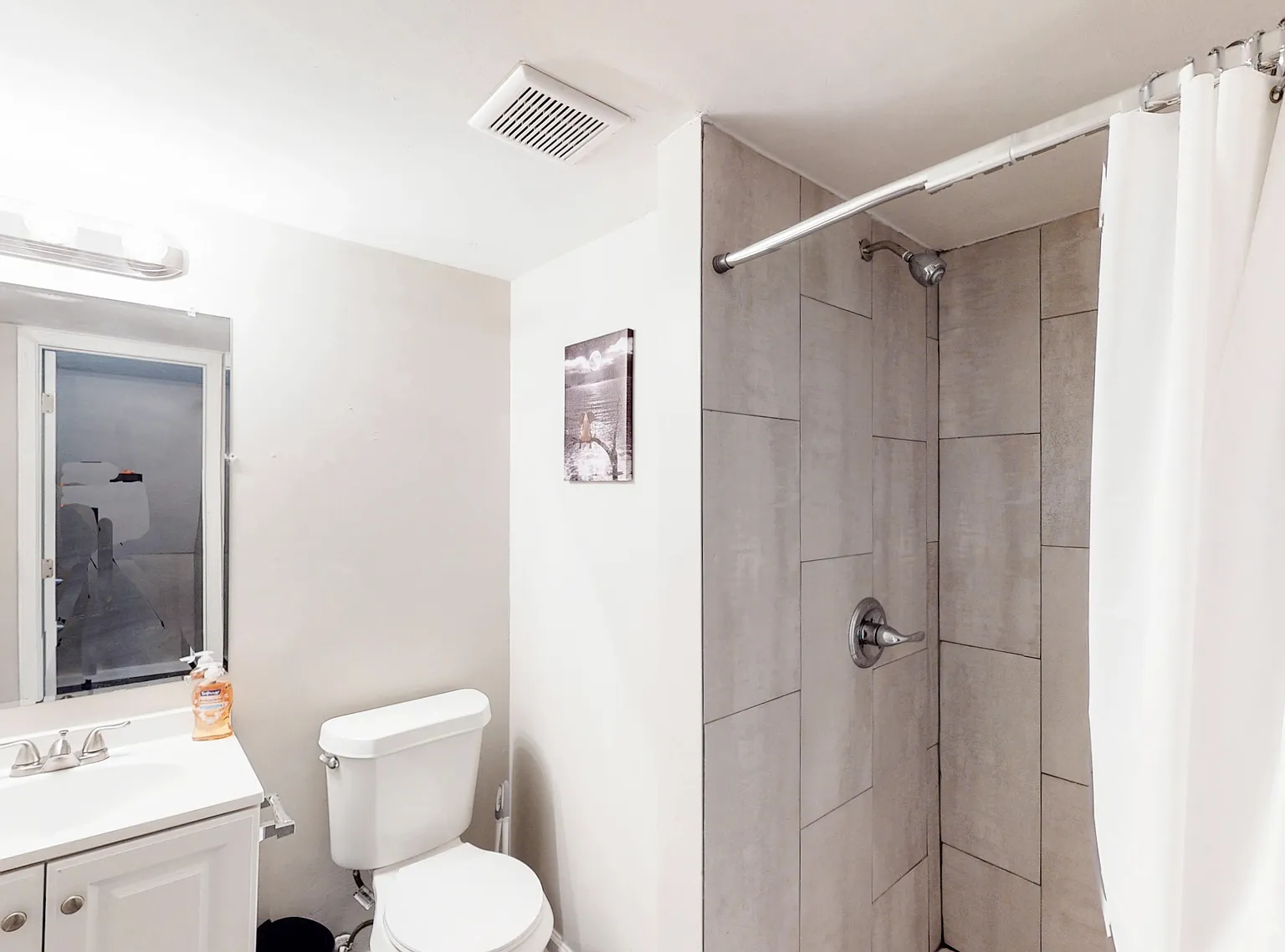 4 bed, 3.0 bath, 2200 sqft, $680 — Photo 3