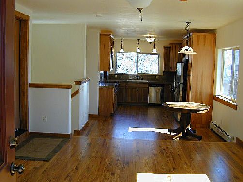 Kitchen/Dining Area