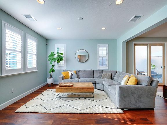 2nd image of 3032 Via Siena Pl