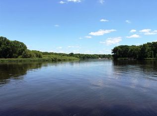 754 Shore Acres Rd, La Crescent, MN 55947