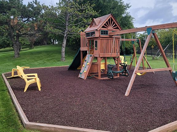 3rd image of 1200 Lakeshore Dr #46