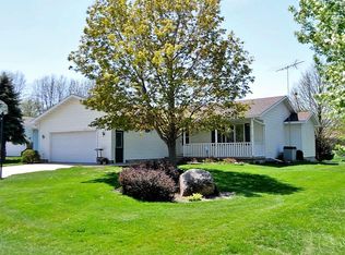 970 S Rhode Island Ave, Mason City, IA 50401